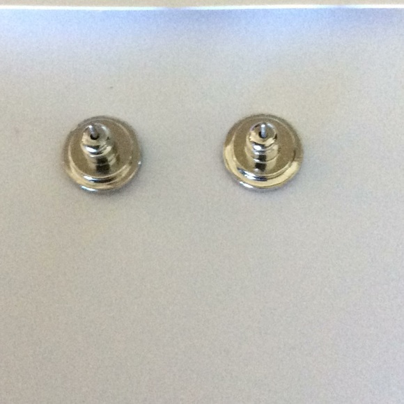 Tory Burch Signature Logo Heart Bracelet Set - Picture 6 of 7